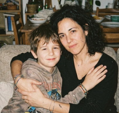<em><strong>Manuela L. · Sevilla </strong></em>